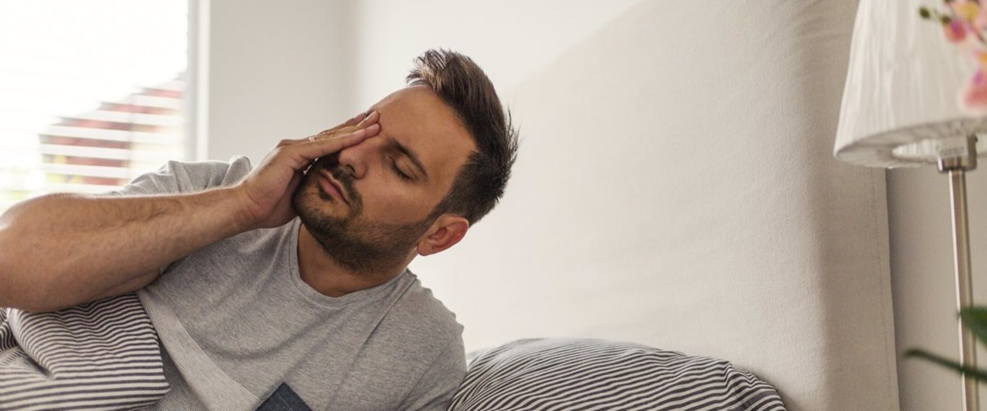 Qué pasa si te quedas dormido con los lentes de contacto?