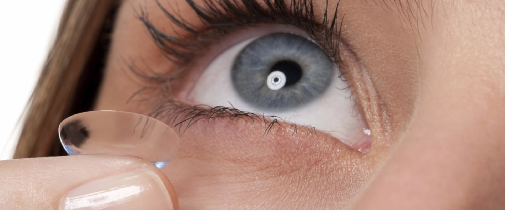 Qué pasa si se mojan los lentes de contacto?